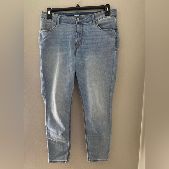 Old Navy mid rise jeans - Picture 1 of 3
